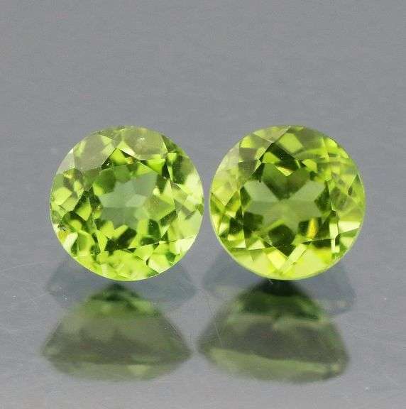 Gorgeous 1.15ct heavy flashing Peridot pair