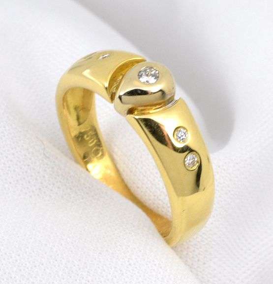 Sweet 18k Ring with Diamond Accents