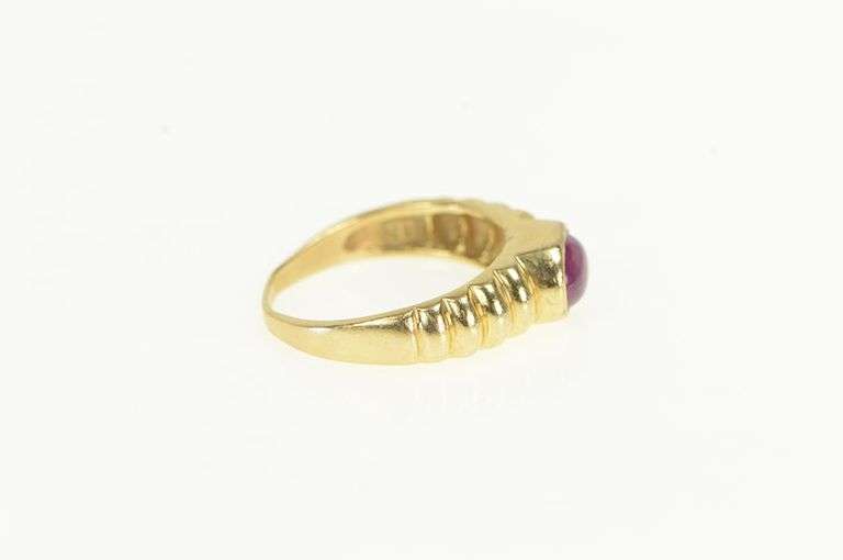 14K Yellow Gold Oval Natural Ruby Cabochon Retro Scalloped Ring