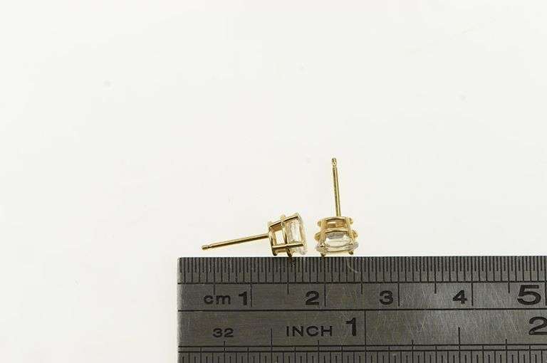 14K Yellow Gold Oval Vintage CZ Solitaire Classic Stud Earrings