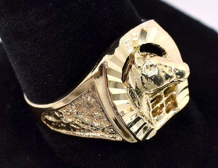 Sturdy Horse Ring In 14K Yellow Gold