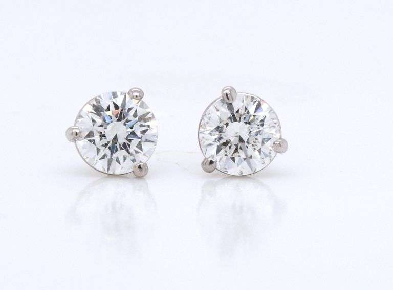 1.04ctw Round Diamond Solitaire Stud Earrings in 14K