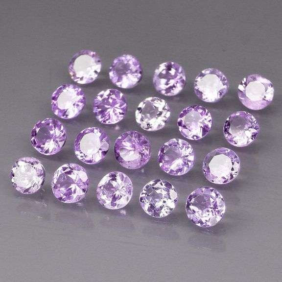 Glittering 3.50ct bright blue violet Tanzanite set
