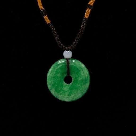 Gorgeous Natural Apple Green Jade Quartz Pendant