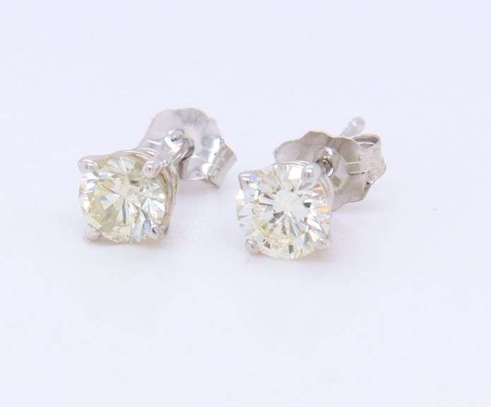 Beautiful 14kt WG Round Diamond Earrings
