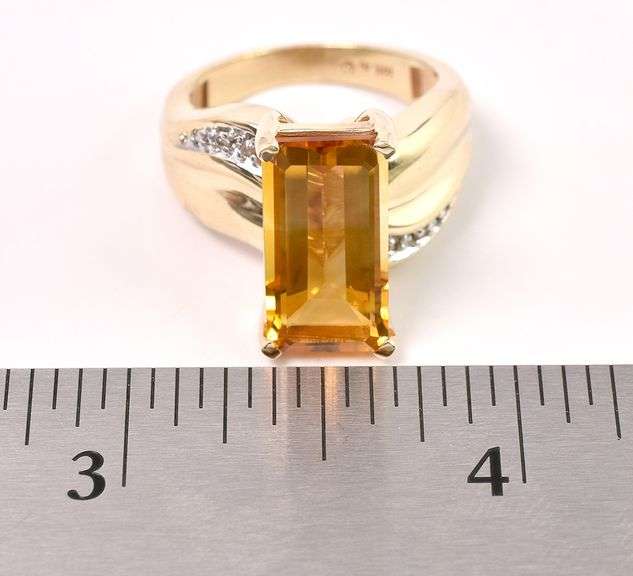 Stunning Citrine And Diamond Ring in Yellow Gold