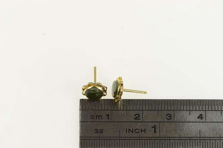 14K Yellow Gold Round Nephrite Vintage Scalloped Stud Earrings