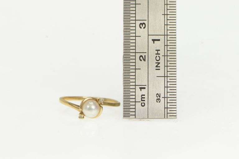 10K Yellow Gold Pearl Diamond Accent Classic Vintage Ring