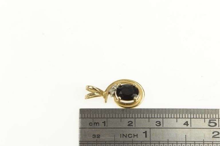 14K Yellow Gold Black Onyx Diamond Vintage Swirl Classic Pendant