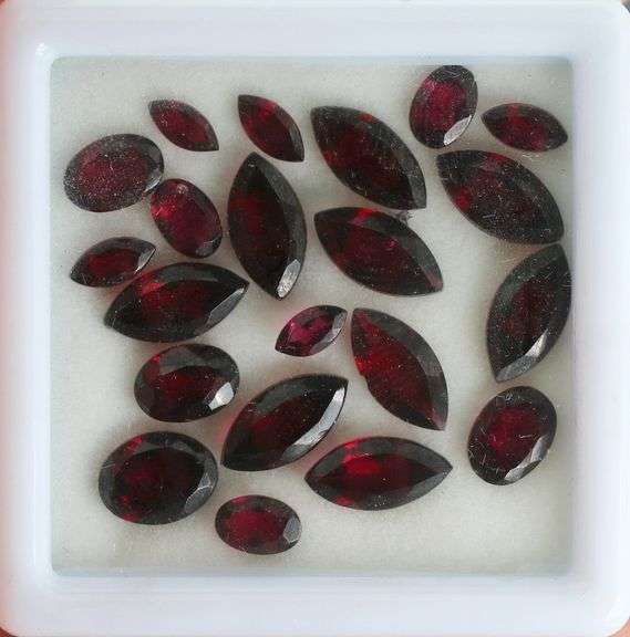Marvelous 20.56ct 21 piece Rhodolite Garnet set