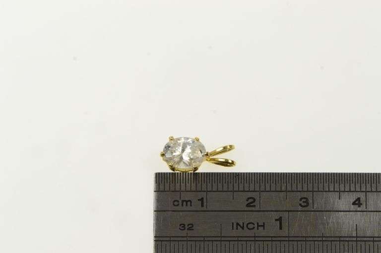 14K Yellow Gold Oval Cubic Zirconia Solitaire Vintage Classic Pendant