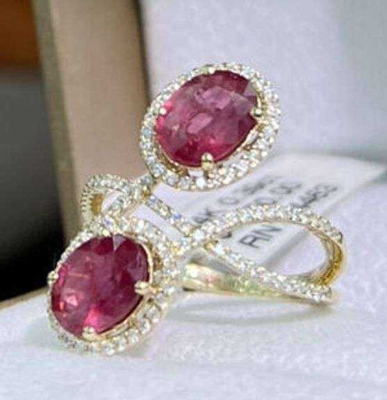 GORGEOUS 14KT SOLID YELLOW GOLD, RUBY, & DIAMOND RING