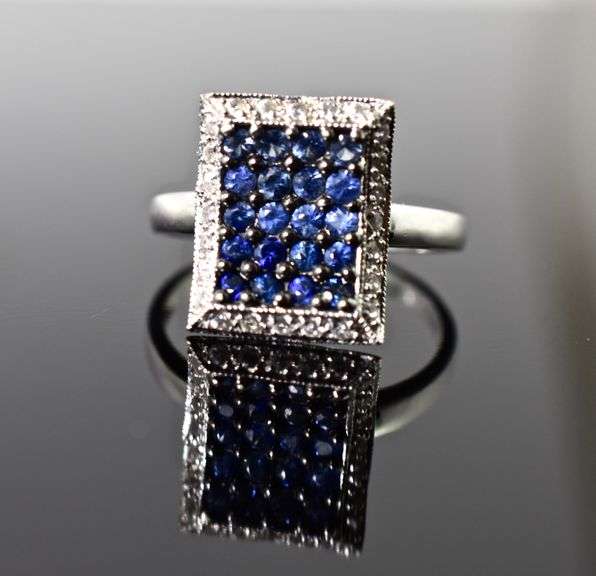 Pretty Gradiating Shades of Sapphires in a Fascinating 14K Ring