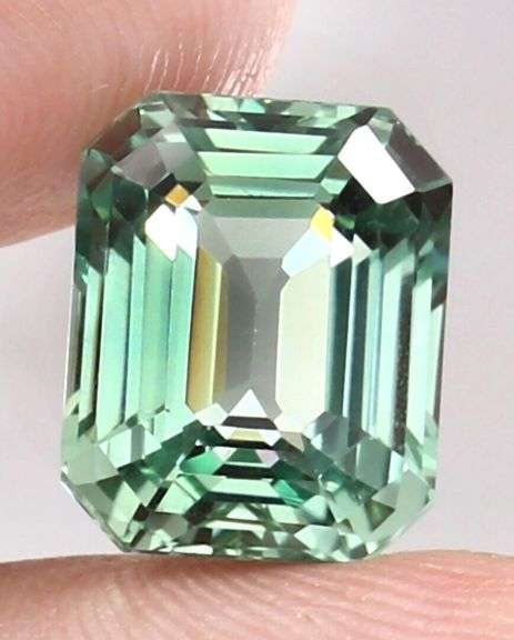 7.50 CARAT GREEN SAPPHIRE RADIANT CUT LOOSE GEMSTONE