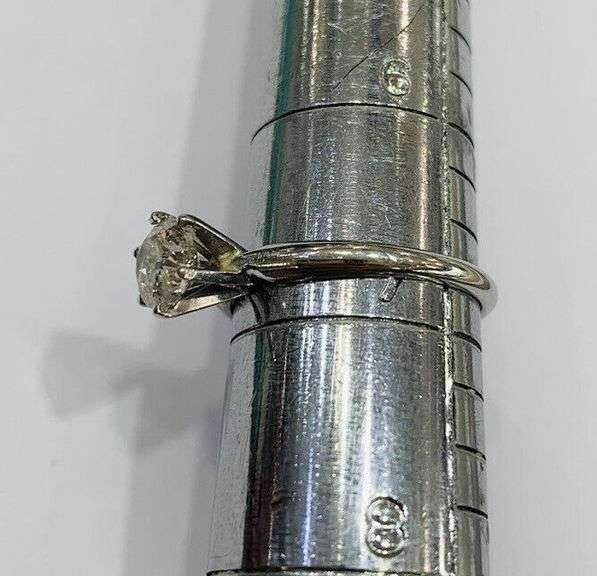 14KT SOLID WHITE GOLD DIAMOND ENGAGEMENT RING