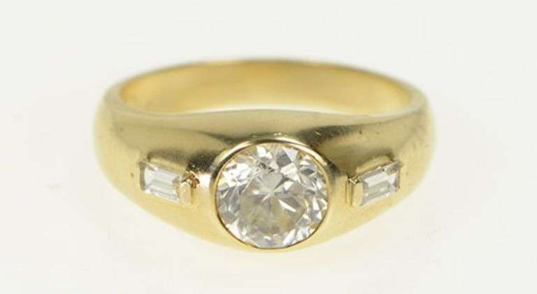 10K Yellow Gold Vintage White Sapphire Baguette Classic Ring