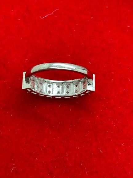 CERTIFIED BRAND NEW LADIES 14K WHITE GOLD AND DIAMOND BAND