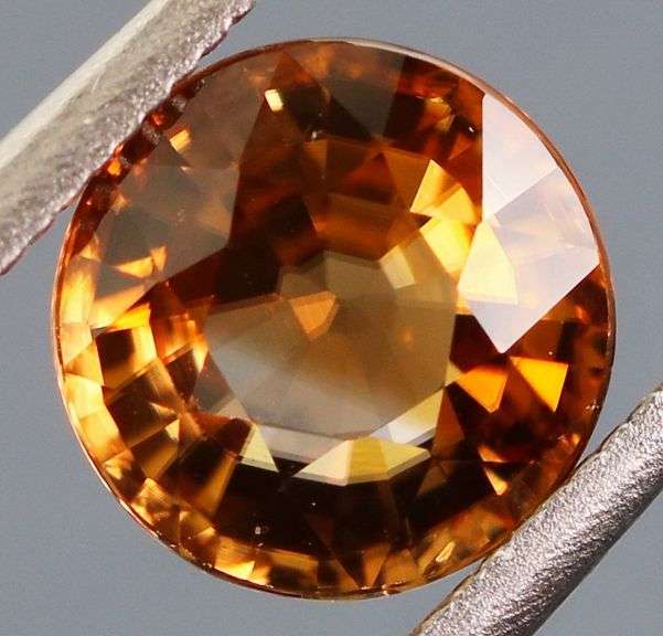 Top luster 1.75ct natural Imperial Zircon