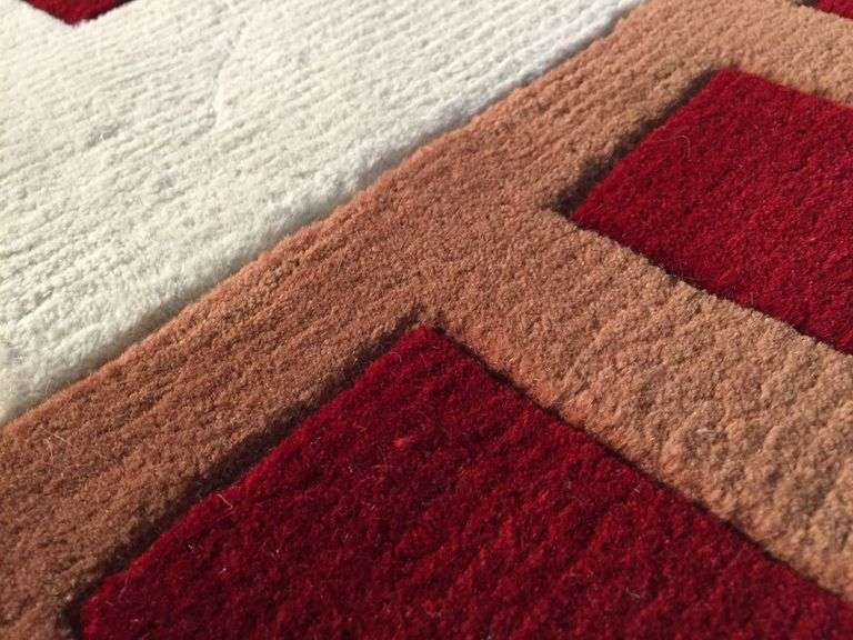Carved Modern Wool Runner 2.6x8