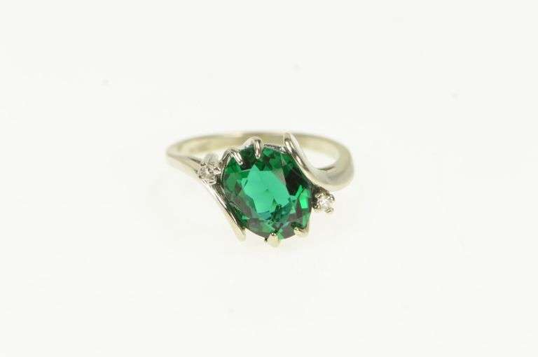 14K White Gold 1950's Syn. Emerald CZ Accent Vintage Bypass Ring