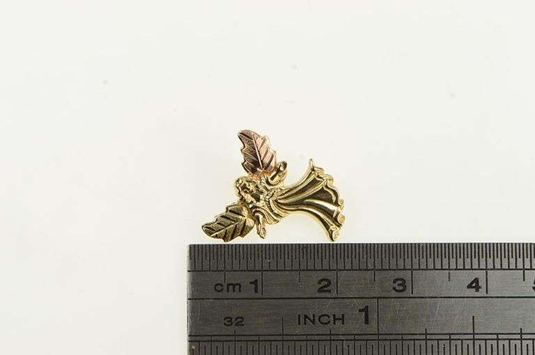 10K Yellow Gold Guardian Angel Black Hills Leaf Protection Pendant