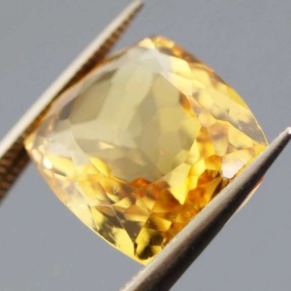 Striking 9.50ct golden yellow Citrine