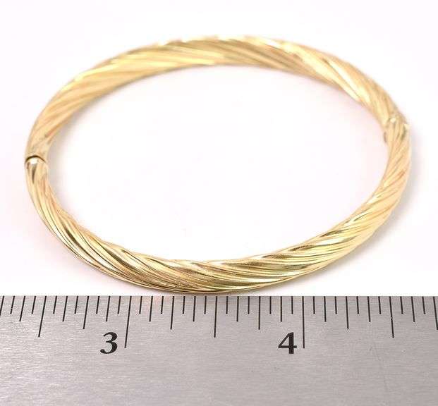 Splendid Gold Hinged Bracelet In 14K Yellow Gold