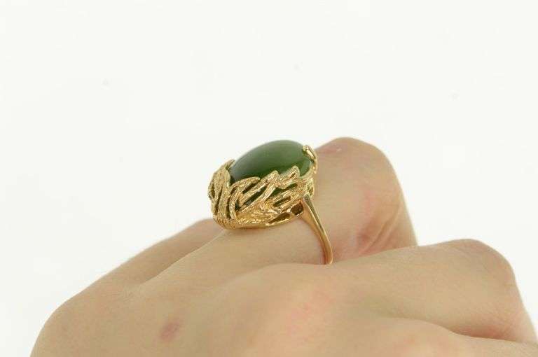14K Yellow Gold Oval Nephrite Cabochon Ornate Leaf Vine Ring