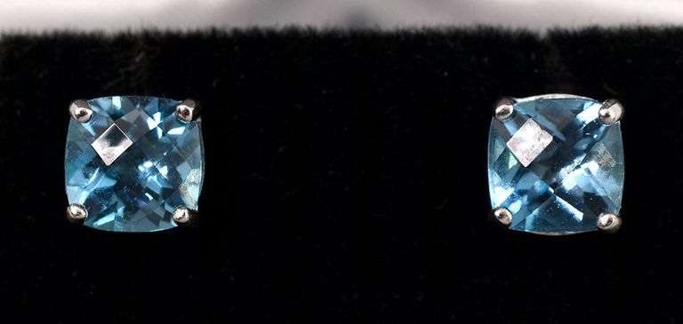 Sparkling Blue Topaz Stud Earrings in White Gold