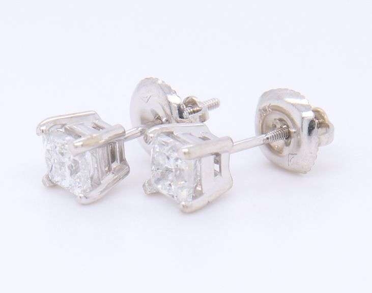 Brilliant White Gold 0.96ctw Princess Cut Diamond Stud Earrings