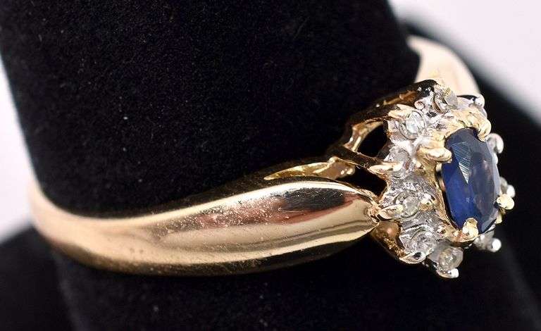 Excellent Blue Sapphire And Diamond Ring In 14K Yellow Gold