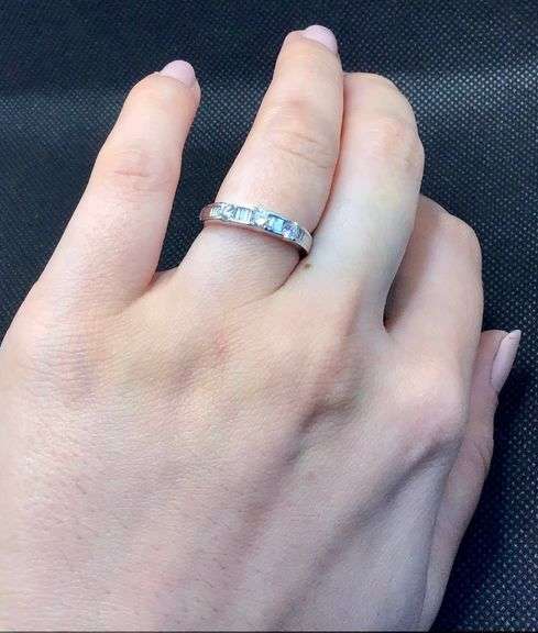 STUNNING PLATINUM MULTI DIAMOND WOMEN’S RING