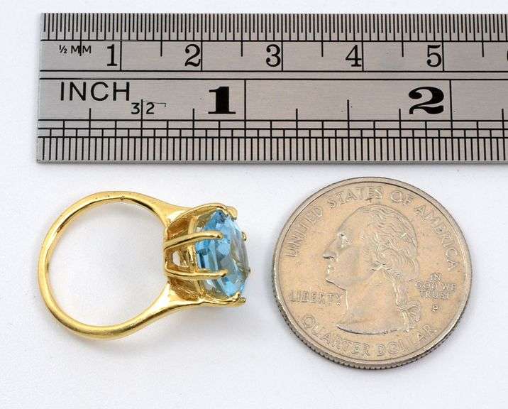 Pretty 14k Oval Blue Topaz Ring