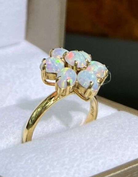 GORGEOUS 14KT SOLID YELLOW GOLD & OPAL COCKTAIL RING