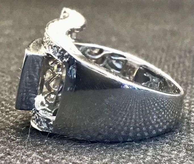 UNIQUE AND STYLISH 18K WHITE GOLD UNISEX DIAMOND RING