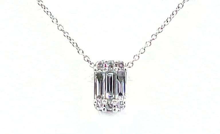 Classic 18kt White Gold Necklace Rectangular Diamond Pendant
