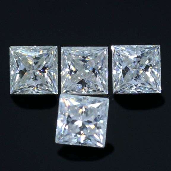 GROUP LOT OF 4X MATCHING PRINCESS CUT NATURAL DIAMONDS- D/E COLOR! VVS1!