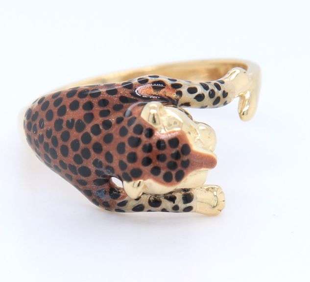 Pleasing Yellow Gold Enamel Leopard Ring