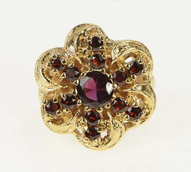 10K Yellow Gold Ornate Garnet Flower Vintage Cocktail Ring