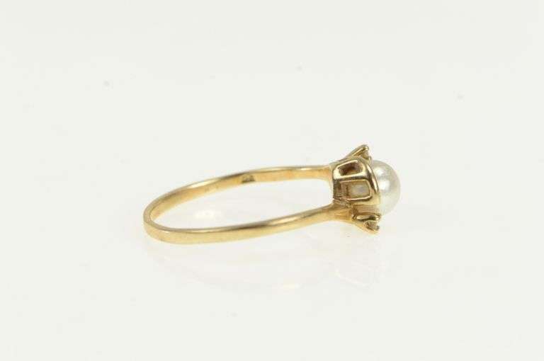 10K Yellow Gold Pearl Diamond Accent Classic Vintage Ring