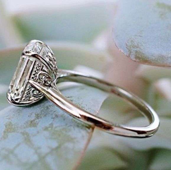 14 Kt White Gold Plate Emerald Cut 2.5 Ct VVs1 White Fire F-G Moissanite Ring