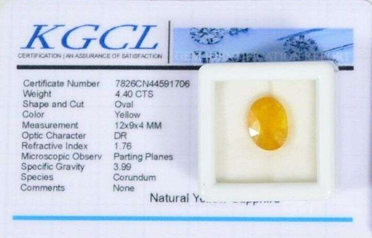 CERTIFIED 4.40 CARAT OVAL CUT NATURAL YELLOW SAPPHIRE