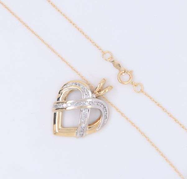 Gorgeous Yellow Gold 2 Tone Diamond Heart Pendant on Chain Necklace