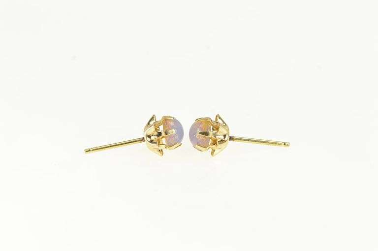 14K Yellow Gold Retro Sim. Opal Classic Round Scalloped Stud Earrings