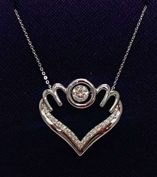 MOM IN HEART MOISSANITE PENDANT