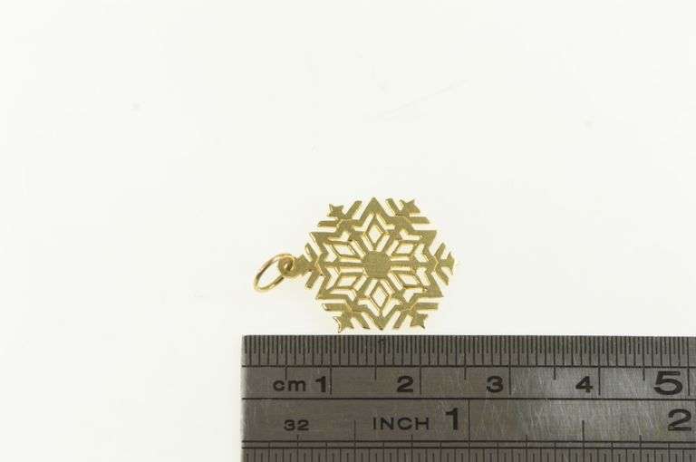 14K Yellow Gold Snow Flake Winter Motif Holiday Season Charm/Pendant