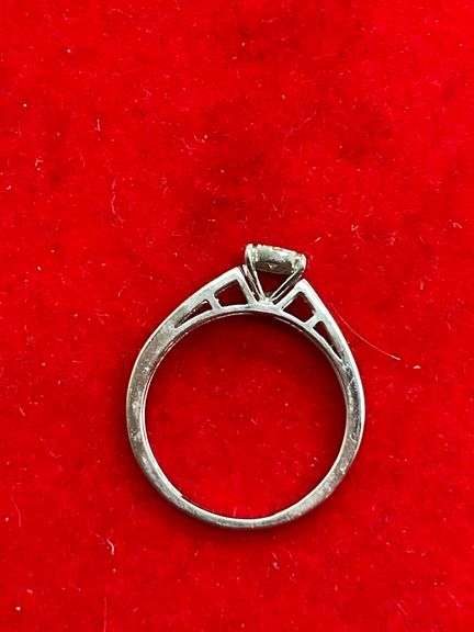 LADIES 14K WHITE GOLD AND DIAMOND RING