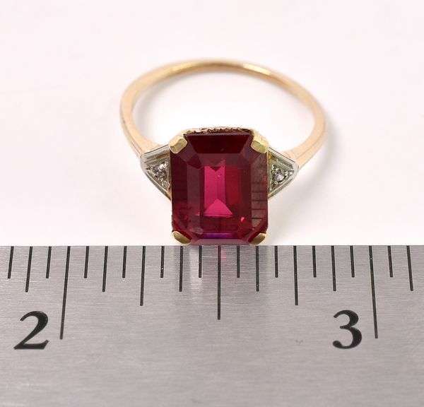 Gorgeous Synthetic Ruby And Diamond Ring In Yellow Gold