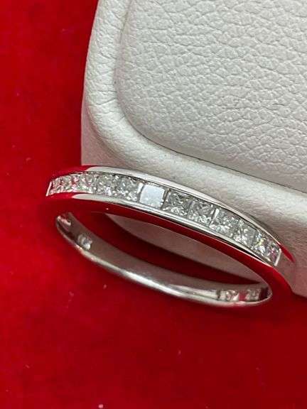 14K BRAND NEW WHITE GOLD AND DIAMOND