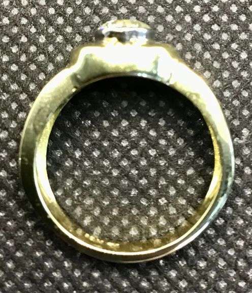 ELEGANT 18K YELLOW GOLD SOLITAIRE DIAMOND RING